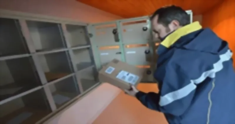 Entrega de correo en Poyo 36994